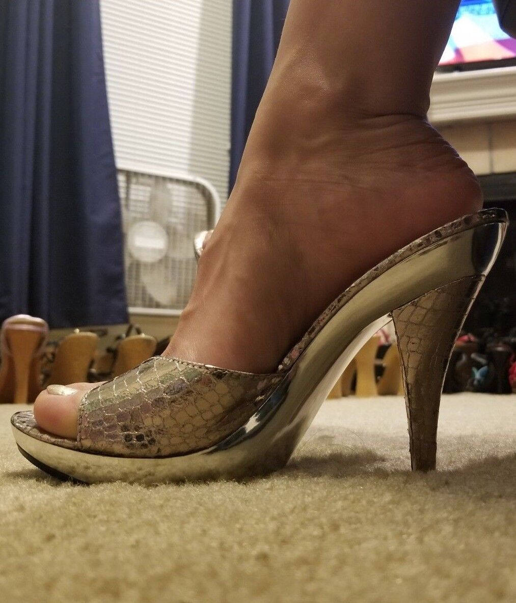 Picture 1 of 12