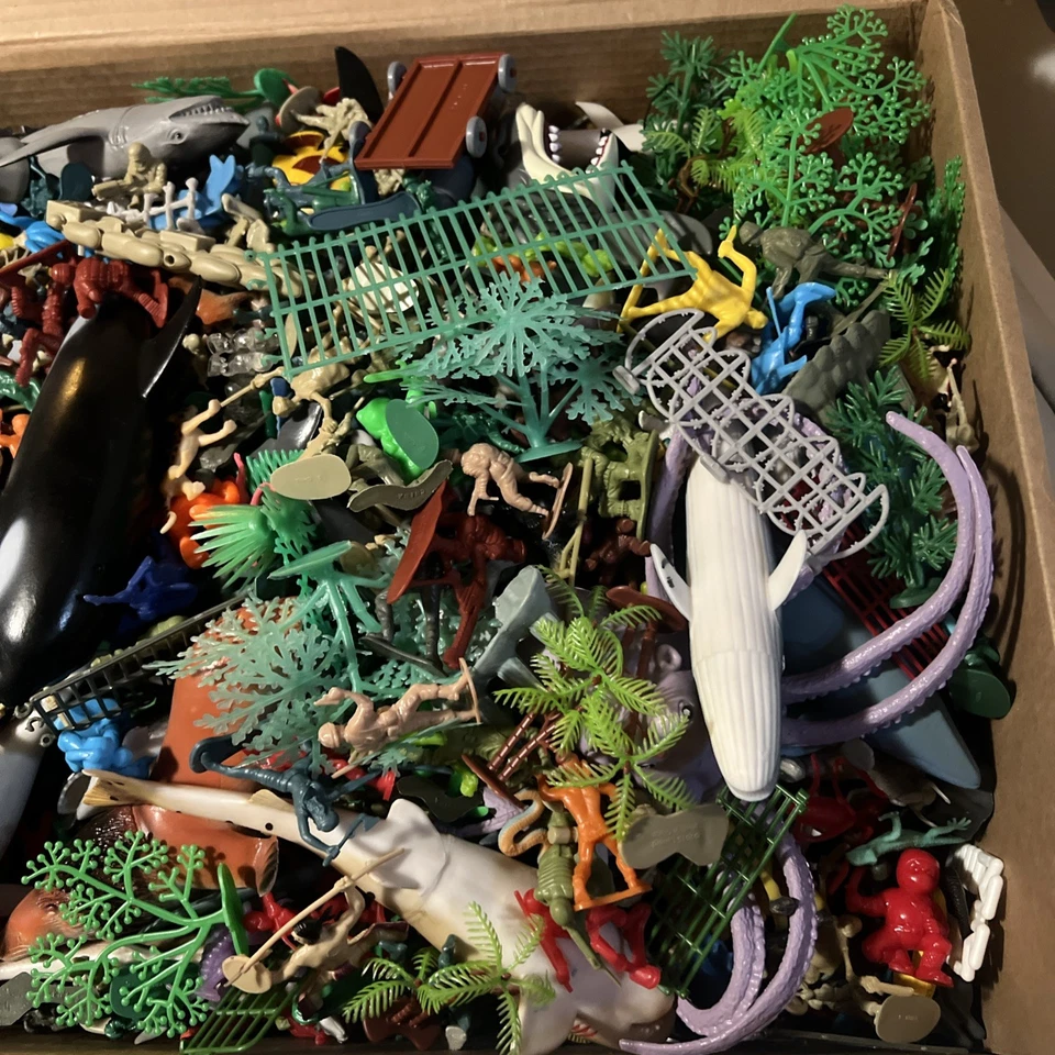 ENORME Lote de 17 lb+ Plástico Ejército Hombres, Animales, Zombis, Vaqueros etc. Foto 4 de 4