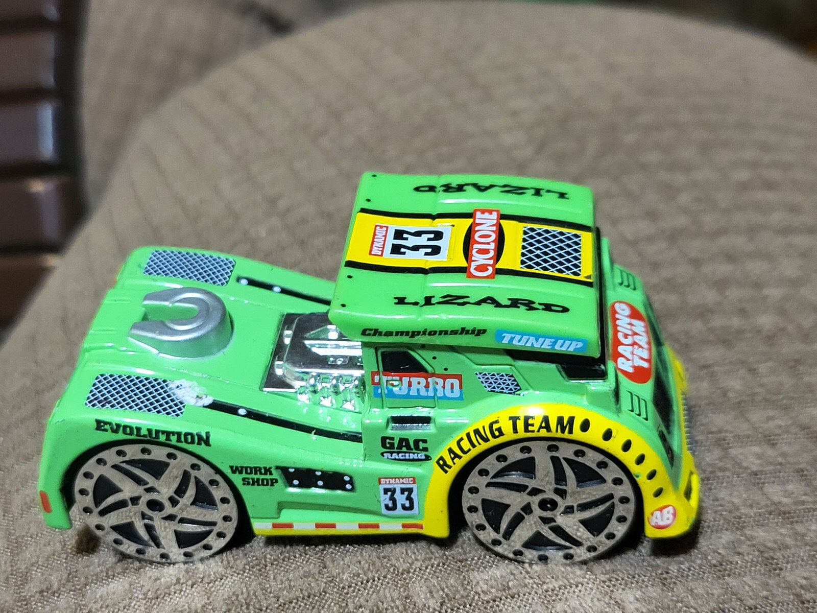 Picture 4 of 5