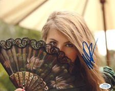 Willa Holland Arrow Autographed Signed 8x10 Photo ACOA