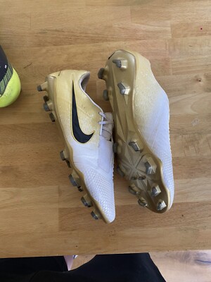 靴 foden Foden Wears Strange Shoes in Training - Here Is What They