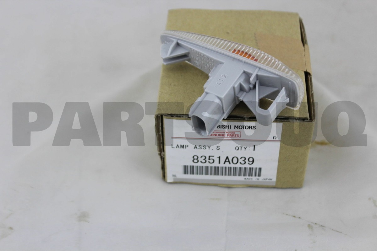 8351A039 Genuine Mitsubishi LAMP ASSY,SIDE TSIG,FR | eBay
