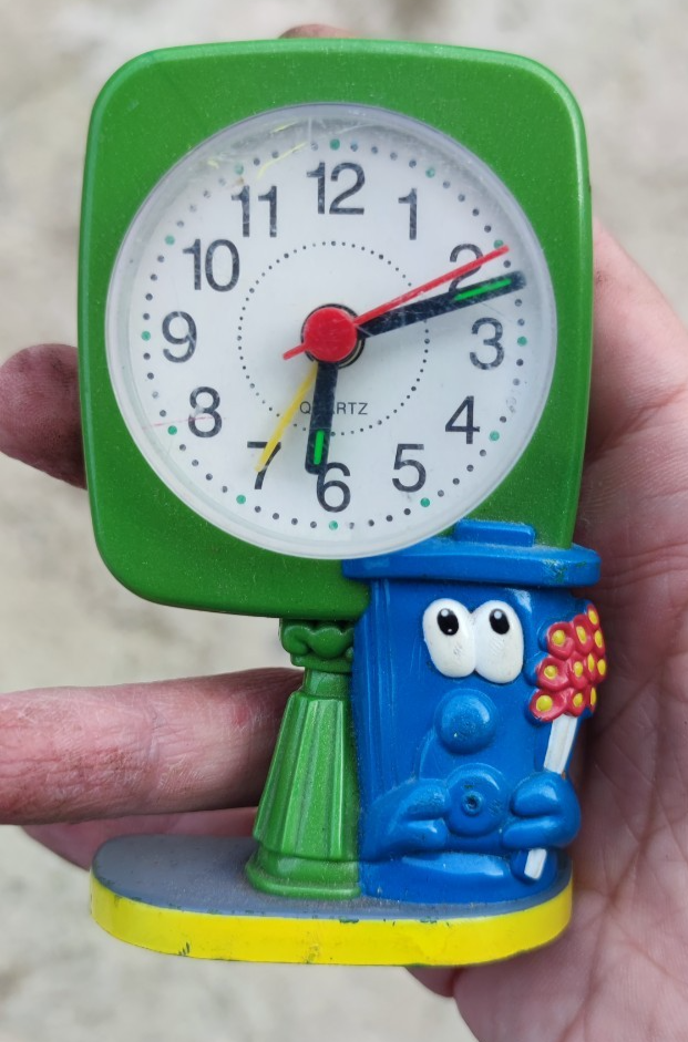 orologio sveglia bidoni bidoncini kinder ferrero promozionale