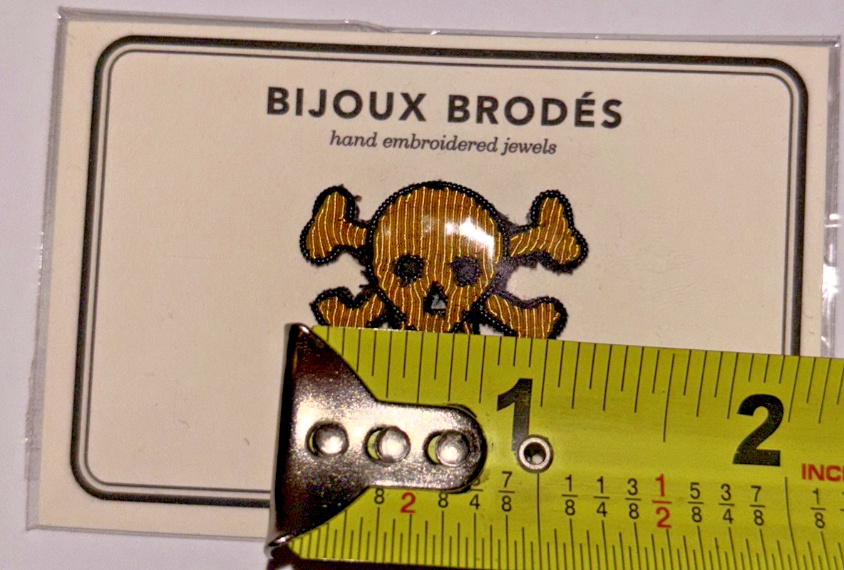 Macon Et Lesquoy Brooch SKULL & CROSSBONES New Hand Embroidered
