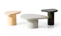 Set Aus 3 Tischen Mit Abgerundeten Kanten Und Asymmetrischen Formen