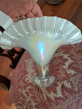 Art Glass Vase - White Iridescent Ruffle Top Fan Flower Vase - 25cm Tall 
