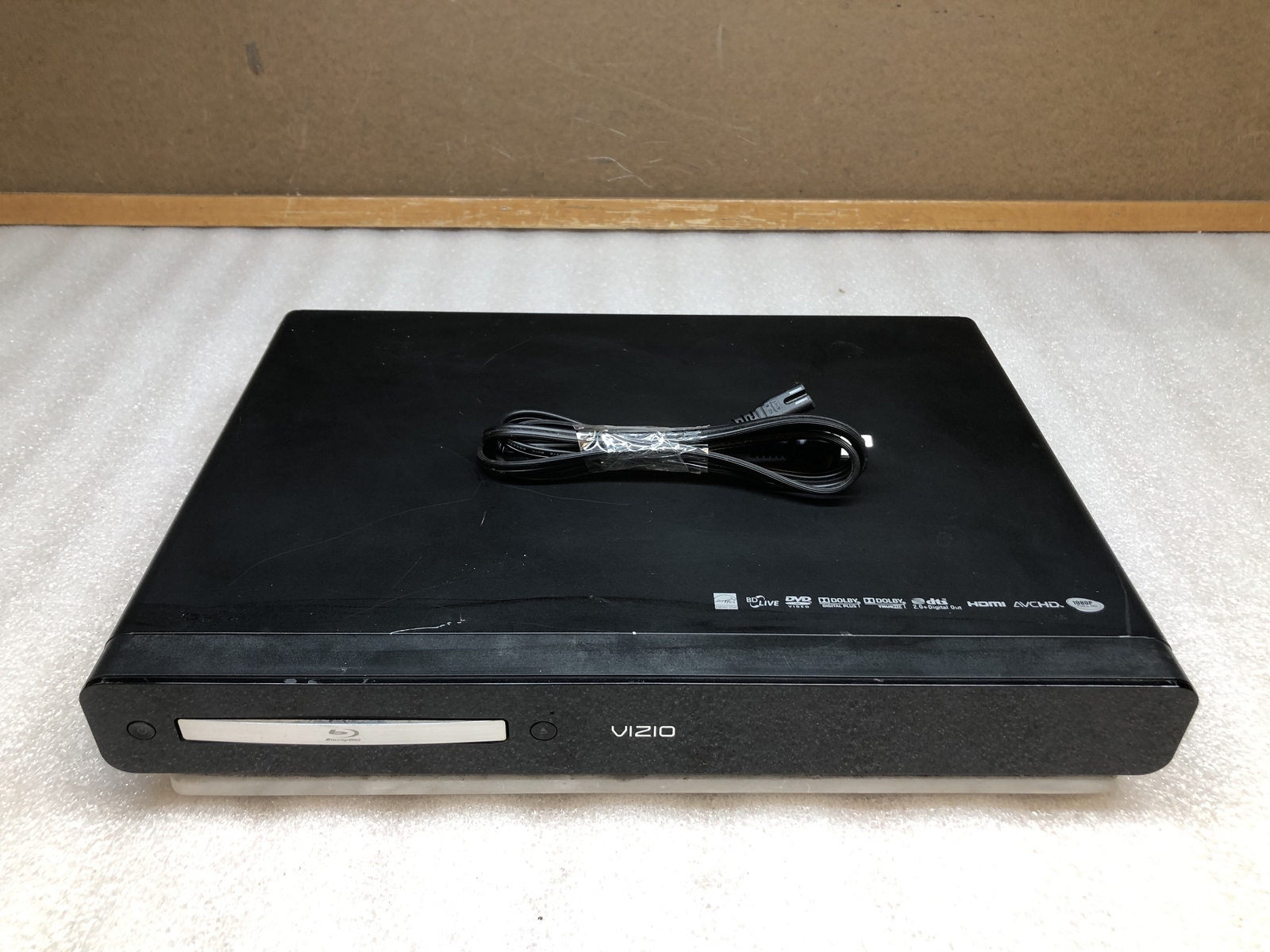 VIZIO VBR110 HDMI Blu Ray & DVD Player 1080P Full HD No Remote incl