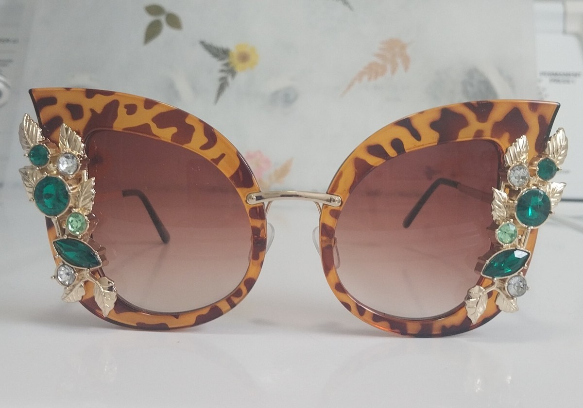 Funky Butterfly Shaped Jeweled Sunglass Luxury Diamond  display picture 2