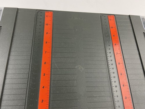 FISKARS Desktop Cutting Board Paper Rotary Cutter 12" TableTop w Scoring Blade - Picture 2 of 9