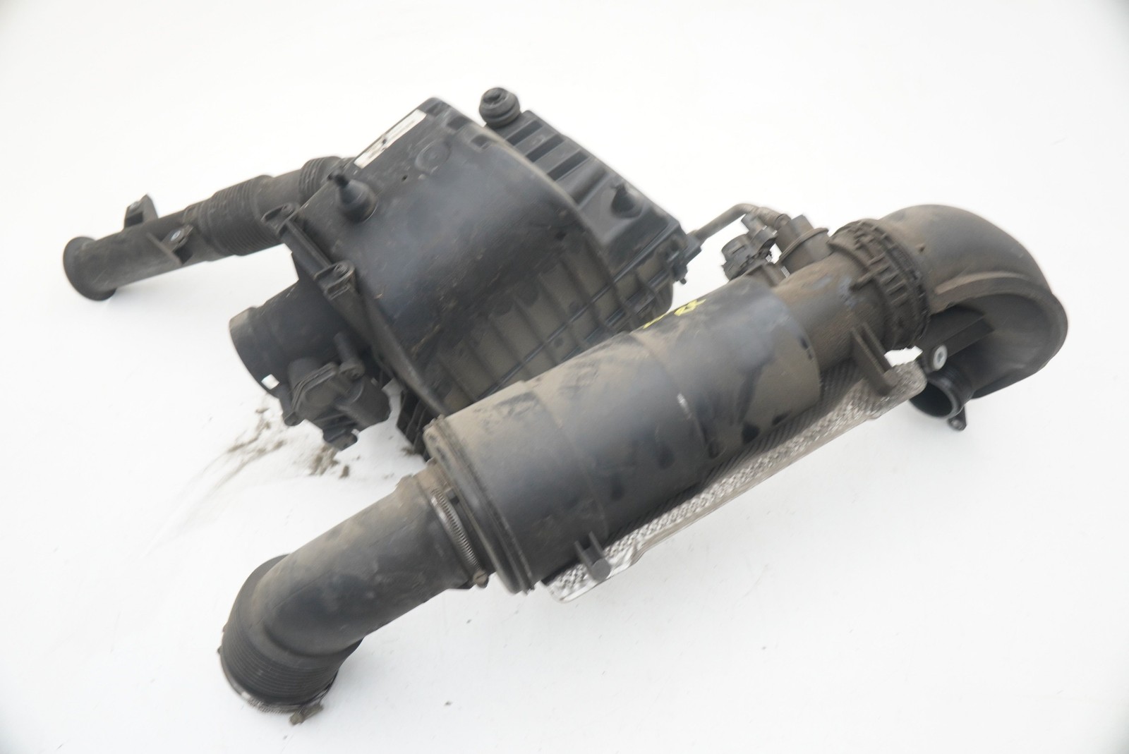 Engine Air Cleaner Filter Box Duct 13717640728 OEM BMW i8 2014-20