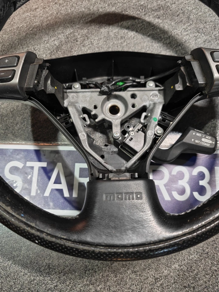 Volante Subaru Legacy GT MOMO 2005-2007 fabricante de equipos originales de fábrica con controles Foto 4 de 4