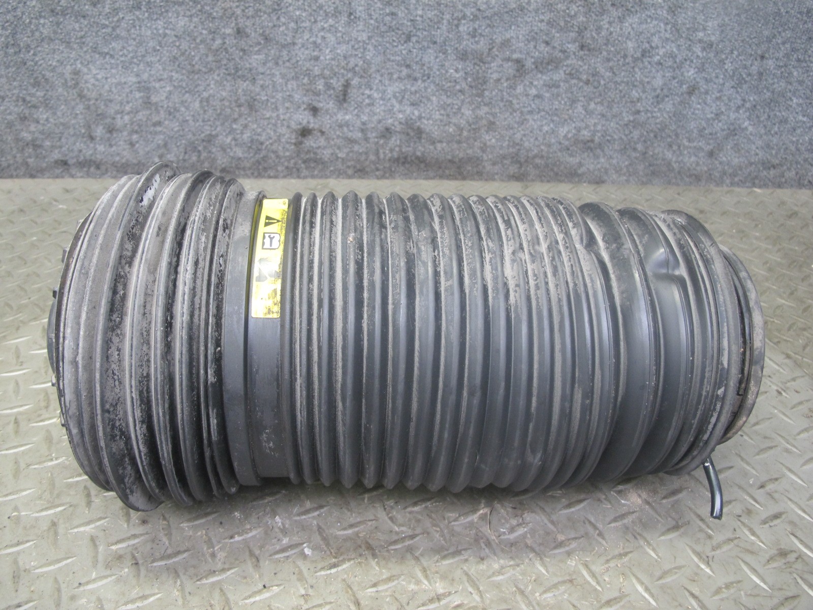Maserati Levante 2017-2020 REAR+RIGHT Air spring