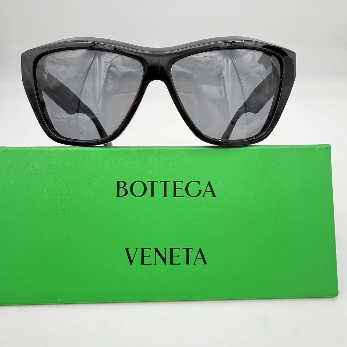 Bottega Veneta Sunglasses BV0113S 001 Charcoal Color Metal Cat Eye Frame & Lens Buy BOTTEGA VENETA Cat-Eye Sunglasses Online | MAGRABi UAE main image 3