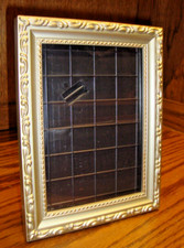 PHOTO FRAME Gold-Tone Scrolled Beaded Plastic Lightweight for 5"x7" Picture Q16