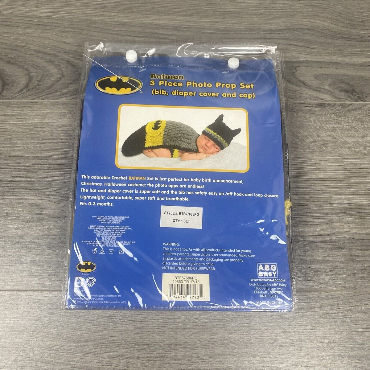 DC Comics “Batman” 3 Piece Photo Prop Set Bib Diaper Cover Cap