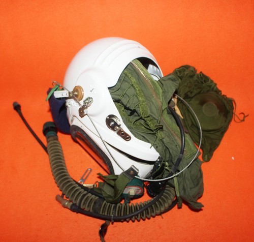 PILOT HIGH ALTITUDE STUNT FLIGHT HELMET (Free USA Tariffs) - Picture 8 of 13