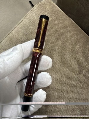 Parker Duofold International Fountain Pen with 18 K Gold M nib Rubin  Marbled UK