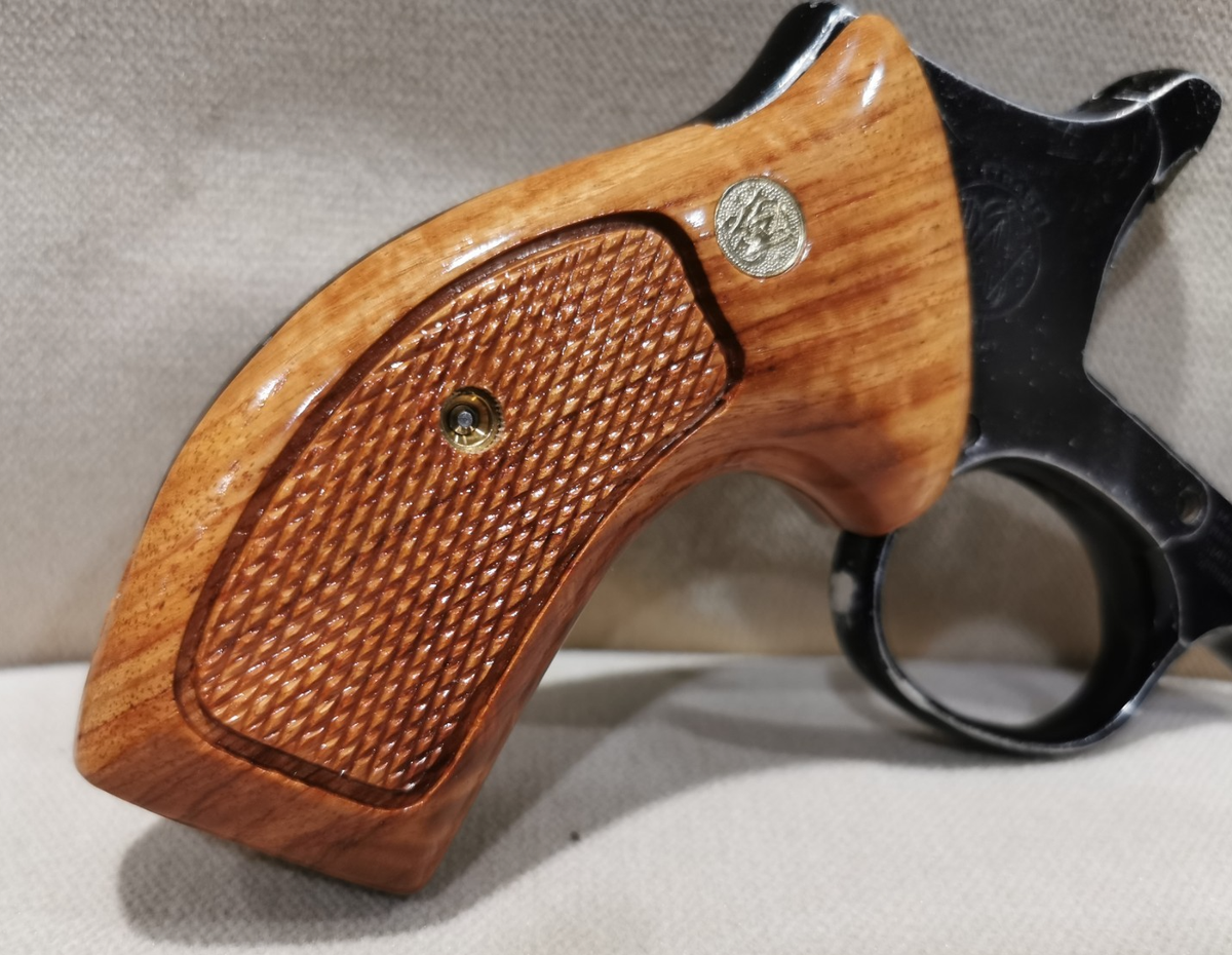 S&W K, L FRAME TARGET GRIPS FOR MODEL 66 686 696 PADAUK WOOD NICE