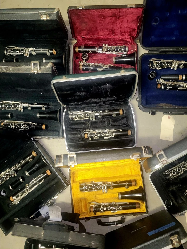 LOTE DE 10 CLARINETE Con Estuche SELMER BUNDY PLÁSTICO ESTUDIANTE Banda Rota para PIEZAS  Foto 3 de 4