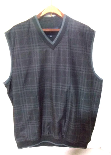 Burberry Golf Nova Check V Neck Vest Pullover Mens Size Large Black Plaid