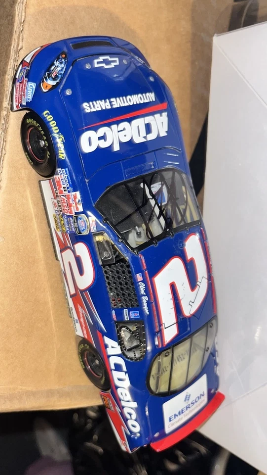 Coche autógrafo Clint Bowyer Foto 2 de 3