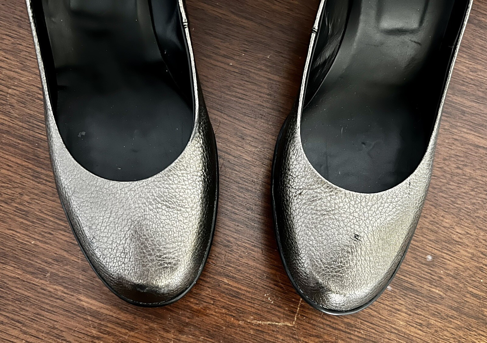 TOD'S Italy Metallic  Silver Ankle Strap Pumps Size 39 / US 9 image 8