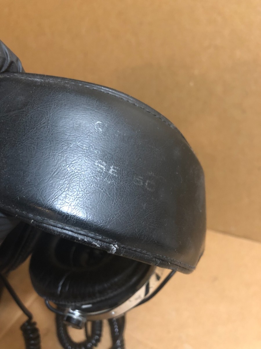Pioneer SE-50 Stereo Headphones 2 Way With Case Vintage Made Pioneer SE-50 Stereo Headphones 2 Way With Case Vintage Made