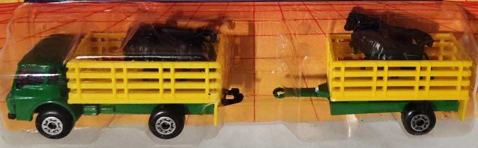 1990 Matchbox Trailers TP-103 Cattle Truck And Trailer Green/Yellow w/Black Cows - Изображение 2 из 4