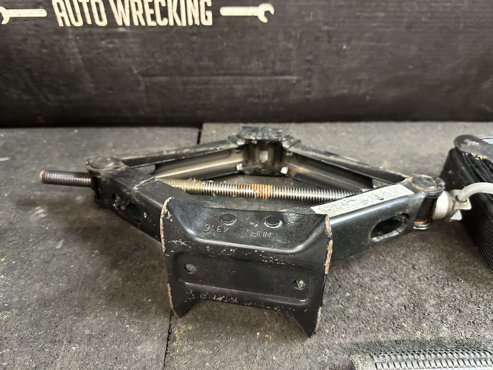 2018 MASERATI GHIBLI EMERGENCY JACK TOOL KIT