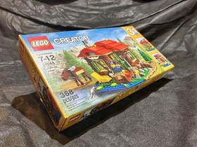 LEGO CREATOR: Lakeside Lodge (31048)