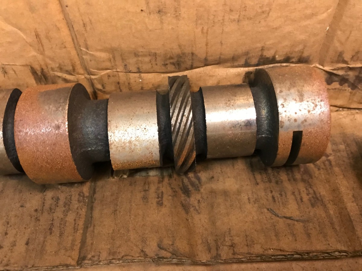 R82819 GENUINE John Deere CAMSHAFT R1069578 | eBay