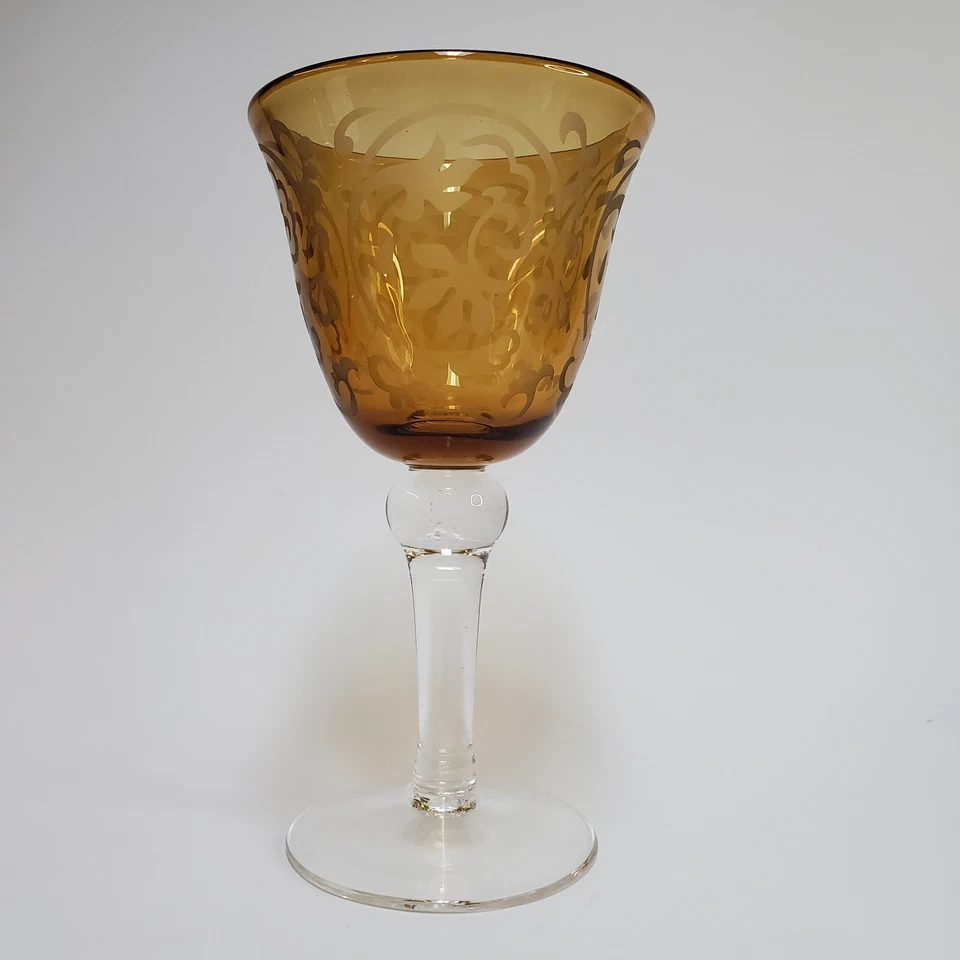 3 copas de vidrio ámbar grabadas con tallos de bola Foto 2 de 4