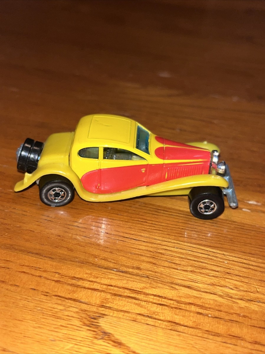 1980 Hot Wheels Diecast '37 Bugatti Car in Yellow and Red Made in