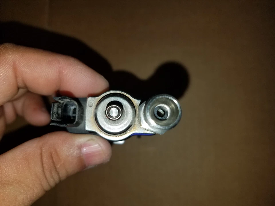 07-13 BMW N54 135I 335I 535I INYECTOR COMBUSTIBLE ALTA PRESIÓN 13537585261 ÍNDICE 12 Foto 4 de 4