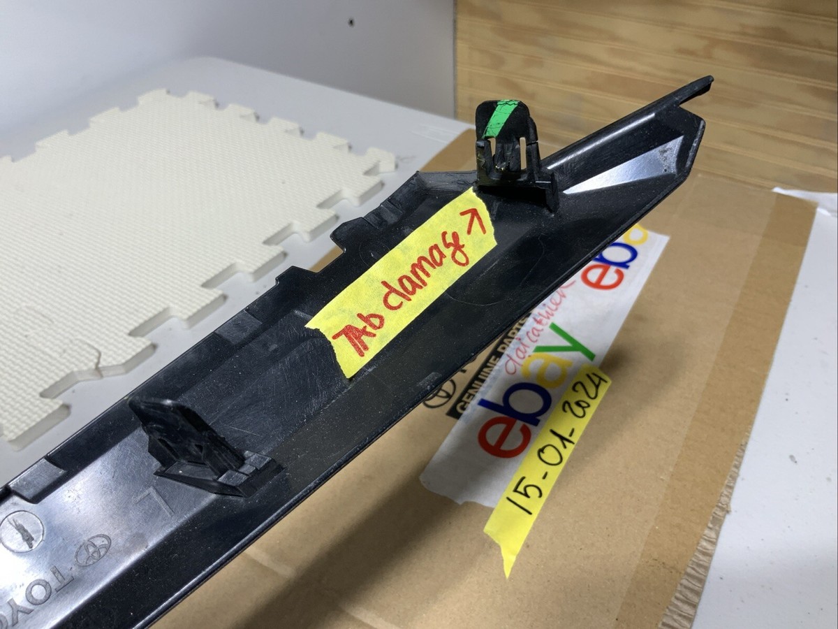 2020-2024 TOYOTA CAMRY Se Xse Front LEFT BUMPER Upper MOLDING