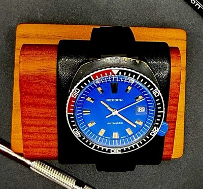 Vintage Record - Longines Automatic Diver Blue Dial Black Case
