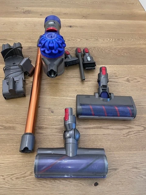 Dyson V8 Absolute beutelloser Akku-Handstaubsauger, Foto 3 von 5