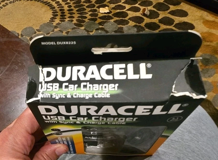 Cargador de coche USB Duracell con cable de sincronización y carga 2,1 amperios DUX8225 Foto 2 de 4