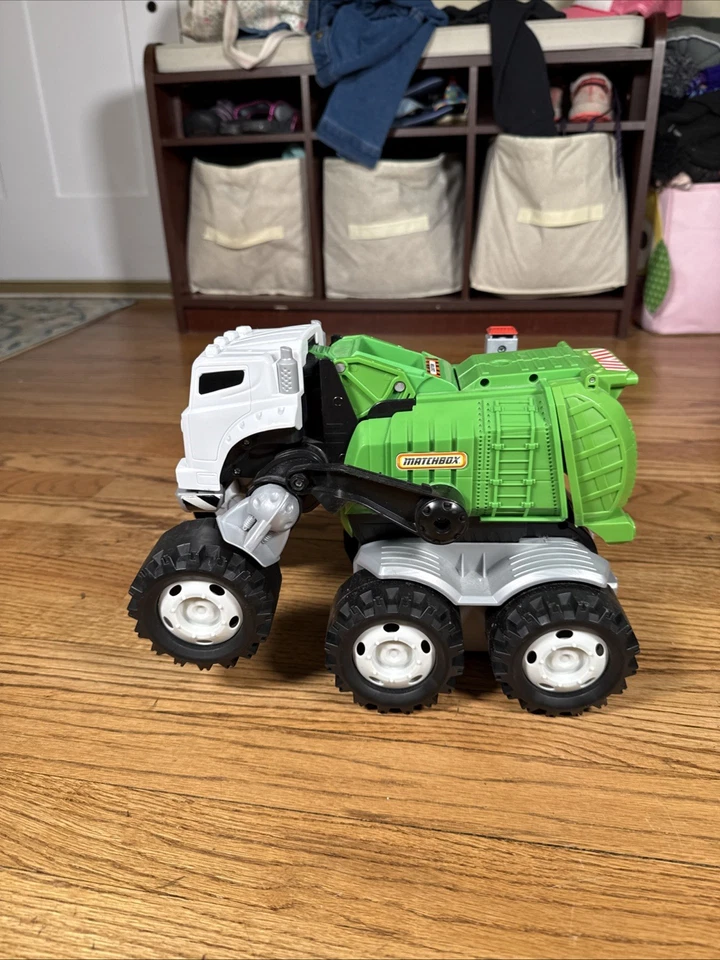 Matchbox Stinky The Garbage Truck 2009 Mattel Toy Talks Lights Up - Image 2 of 4