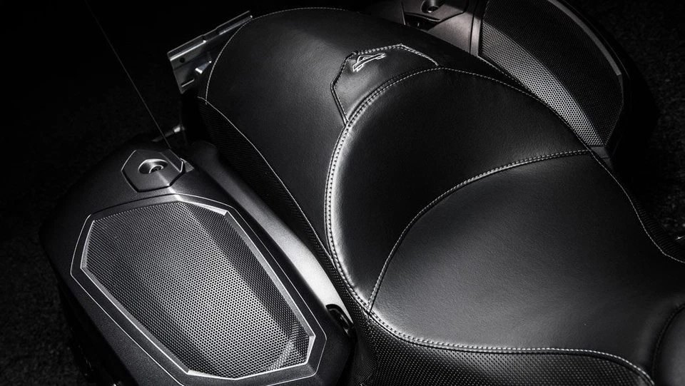 2016 Victory Magnum X-1 Stealth Edition - Imagem 2 de 4