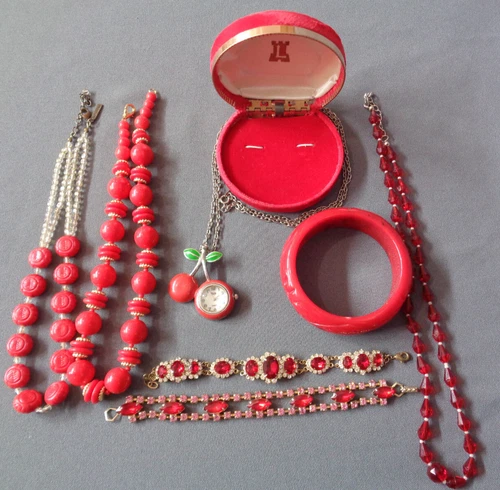 RED 8 Pc Lot Bracelets Necklaces Vintage Velvet Box Rhinestone Glass Bead Lucite