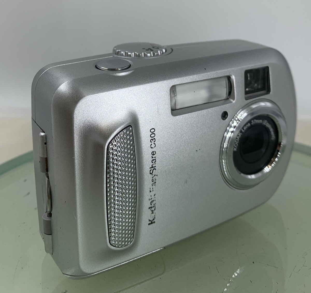 Kodak EasyShare C300 3.2MP Compact Digital Camera SILVER 1
