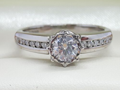 18ct White Gold 0.54ctw Diamond engagement Solitaire ring with accents, Size O - Picture 8 of 16
