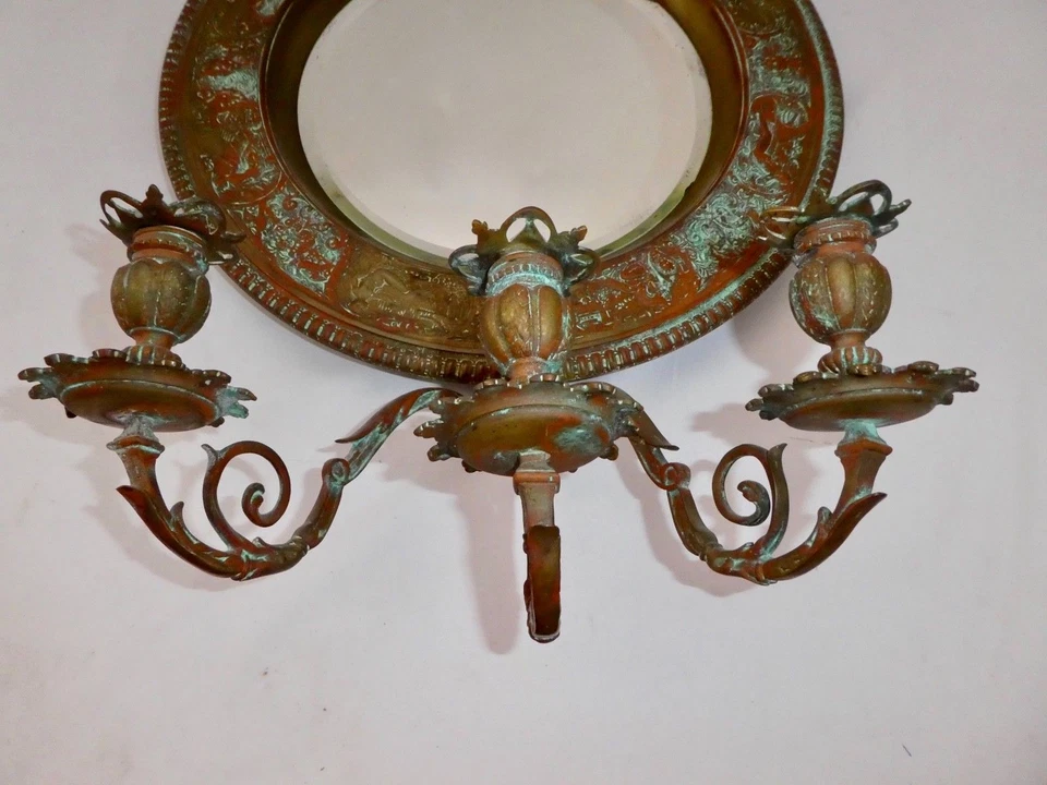 ESPEJO Antiguo, Marco de Latón con Figuras Mitológicas + 3 Candelabros REDONDOS Foto 4 de 4
