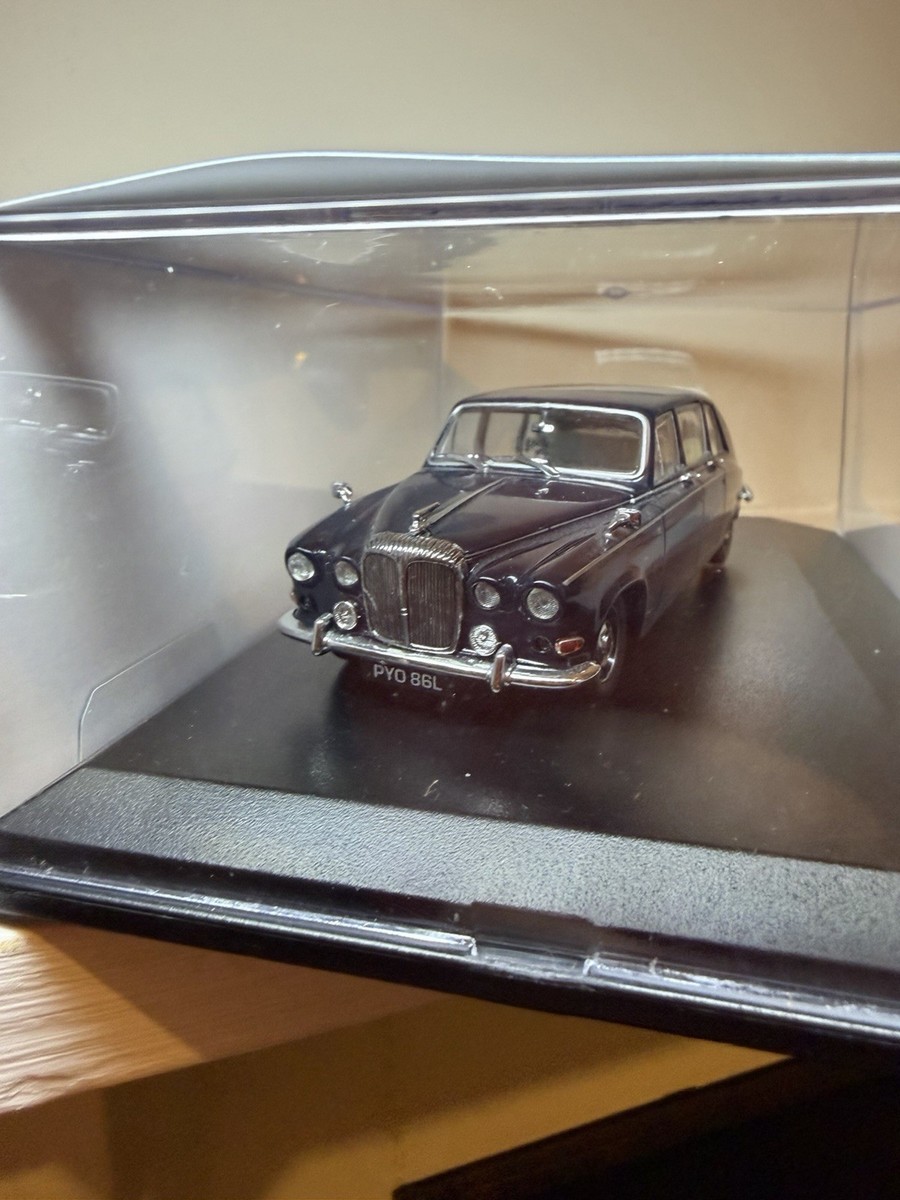 Oxford 1/43 - Jaguar Daimler DS 420 Bleue 1970