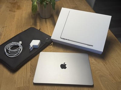 Apple MacBook Air 13'' Space Grau M2 (512GB SSD, 24GB, 2024) mit Rechnung 