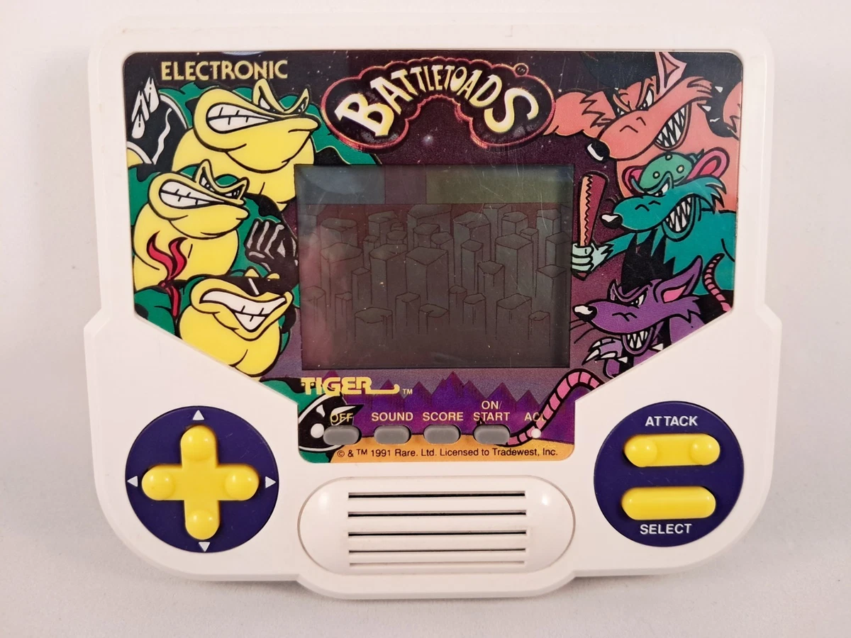 Jeu d'arcade de football électronique portable | Urban Outfitters FR