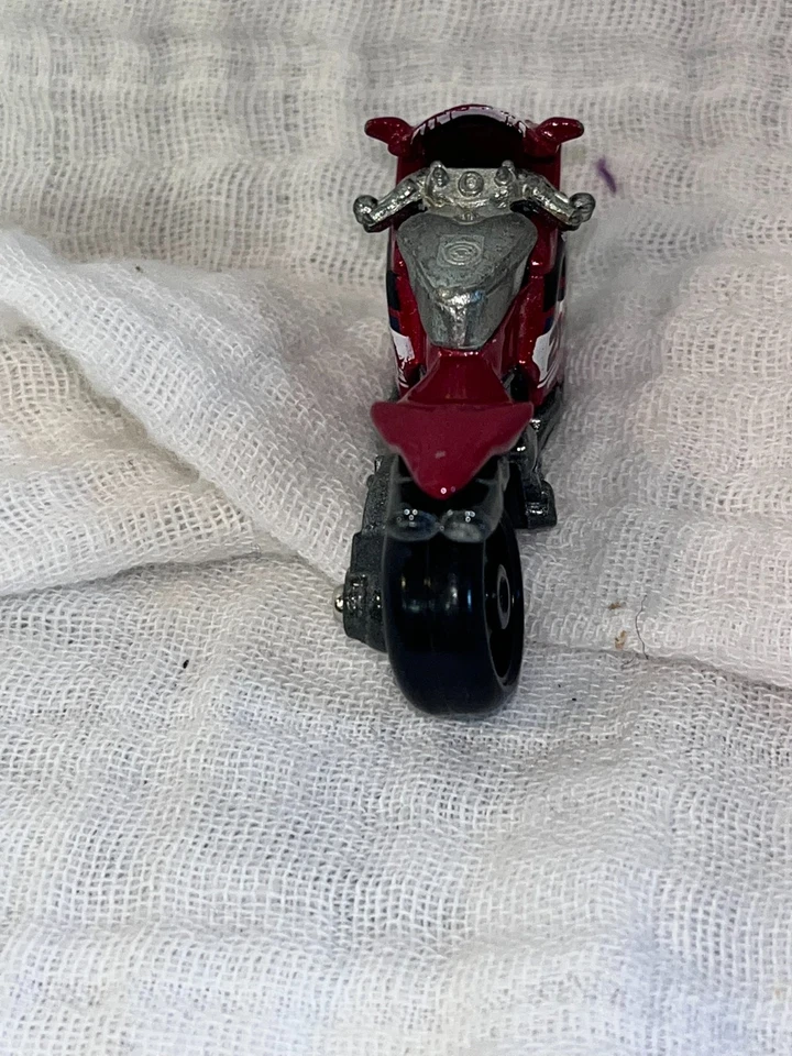 HOT WHEELS 2011 DUCATI 1098R #199~Red w/ Gas Tank Decal~GOOD CONDITION - Image 4 of 4