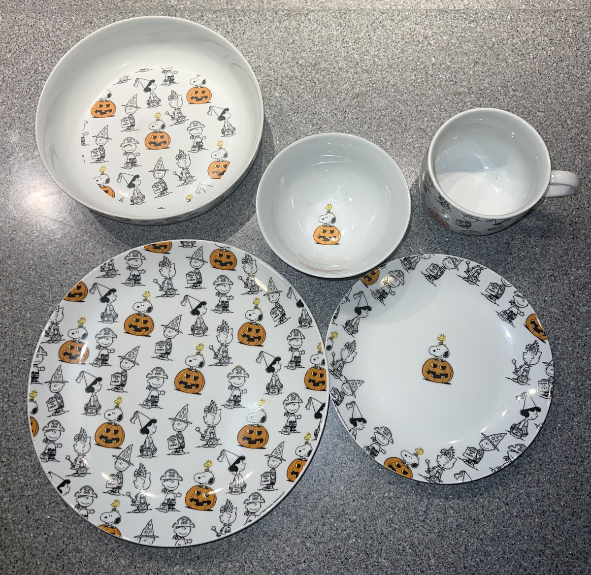 Peanuts Charlie Brown Snoopy Great Pumpkin - Halloween 5 Piece