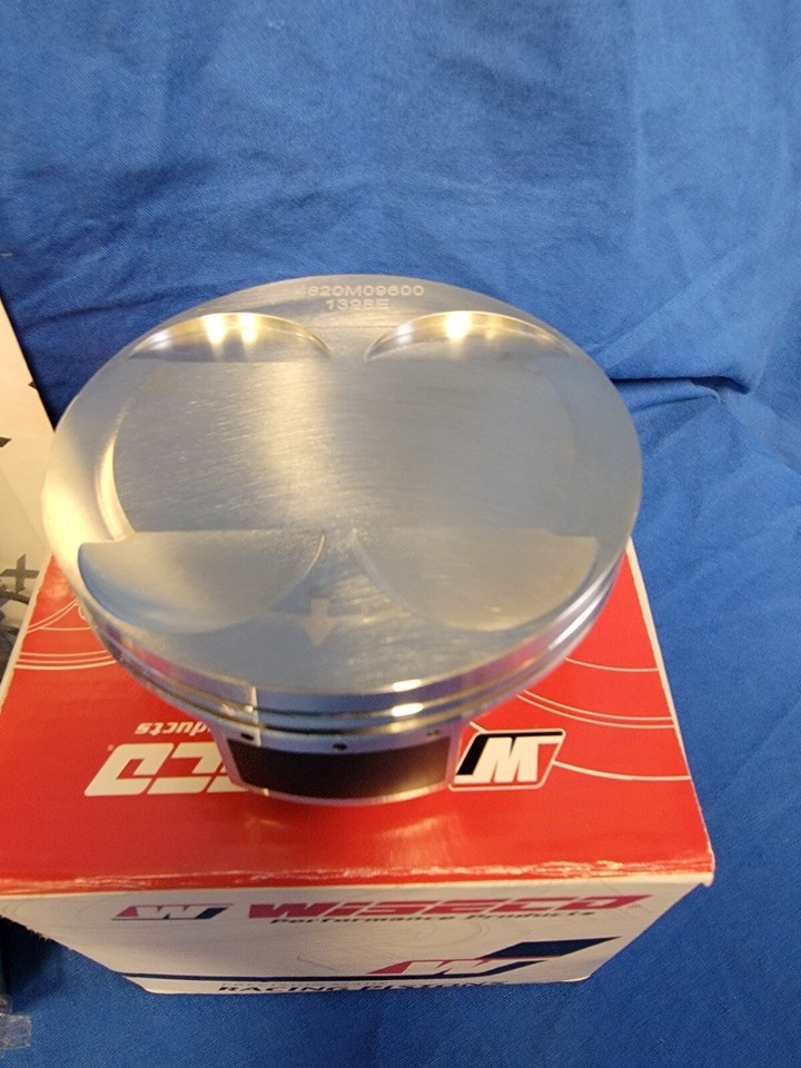 Wiseco 40095M09600 Wiseco 13-16 Honda CRF450R 13:1 CR Piston main image 1
